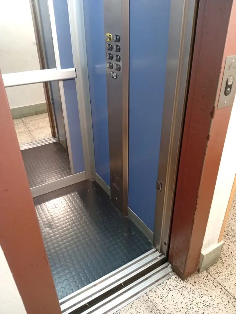 Piso en venta en Gijón  con Calefacción, Parquet y Terraza