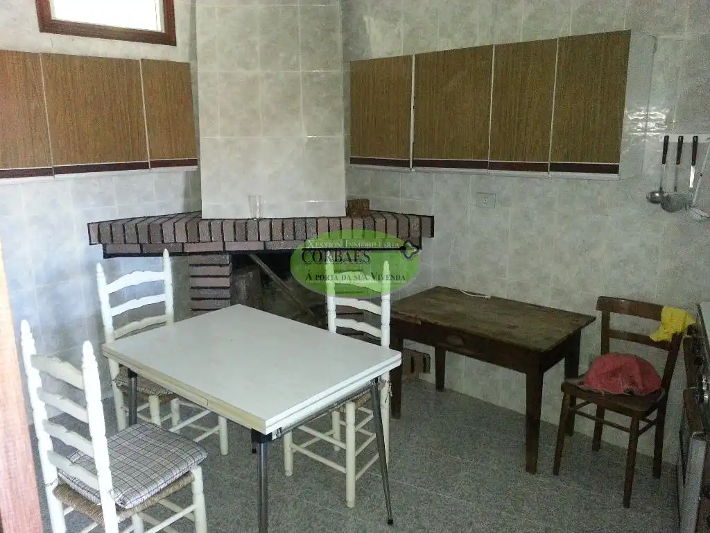 Cuina de Casa o xalet en venda en Entrimo amb Jardí privat, Terrassa i Moblat