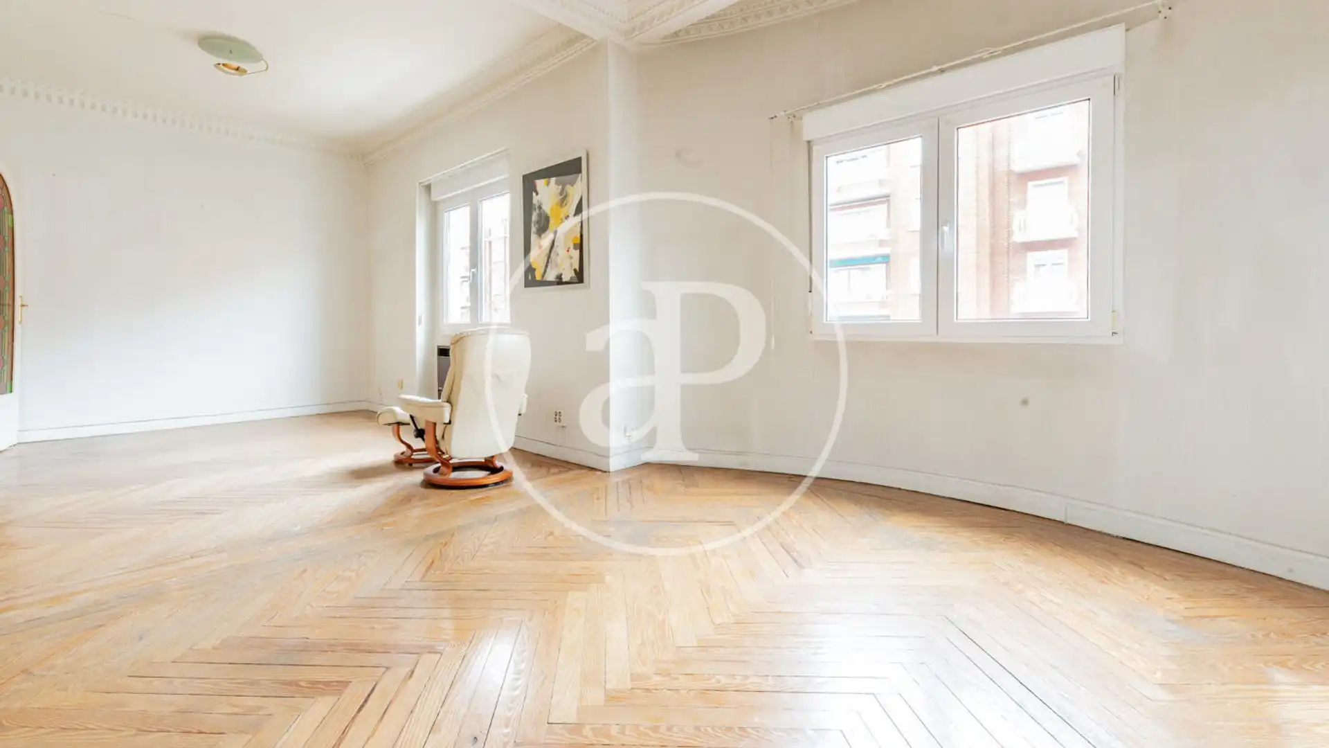 Sala d'estar de Pis en venda en  Madrid Capital amb Calefacció