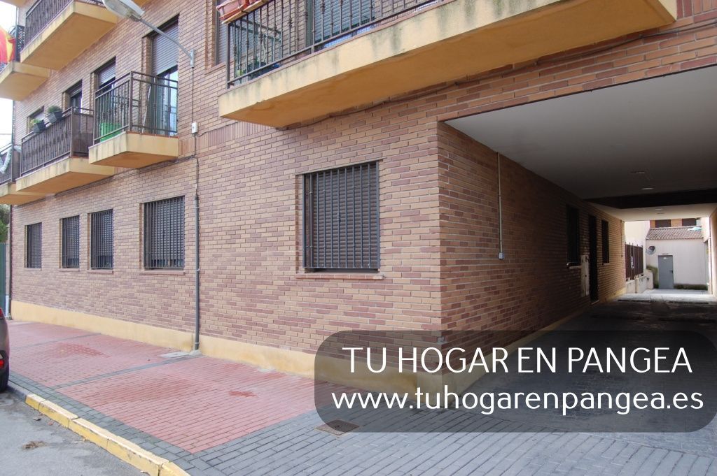 Exterior view of Flat for sale in Casarrubios del Monte  with Air Conditioner and Community pool