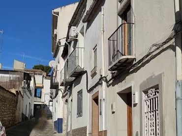 House with balcony for sale in Úbeda