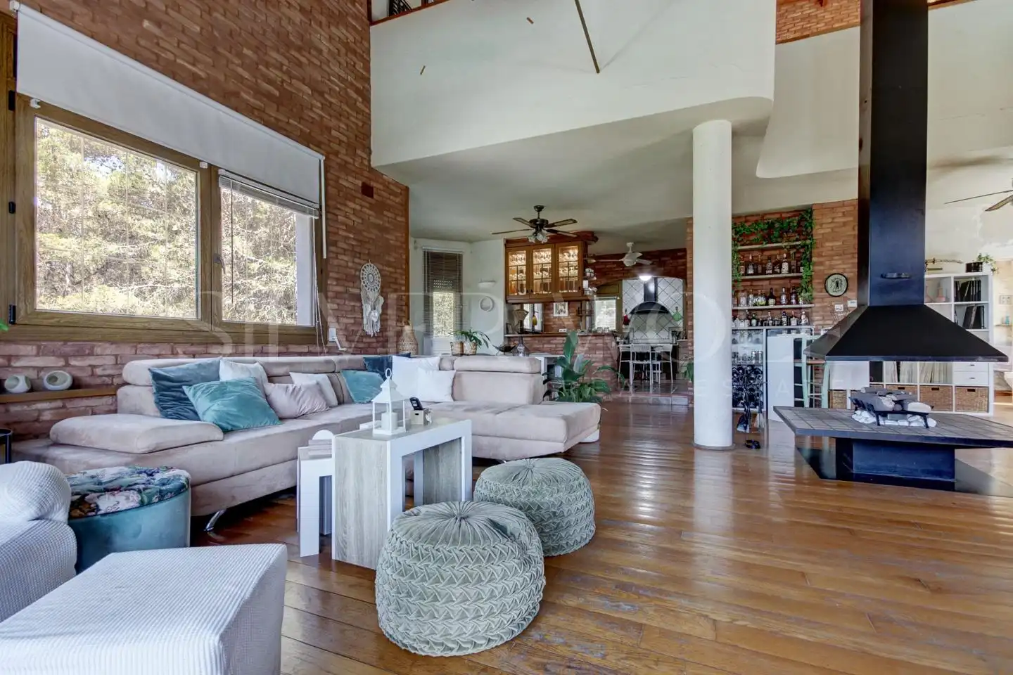 Sala de estar de Casa o chalet en venta en Vallirana con Calefacción, Jardín privado y Parquet
