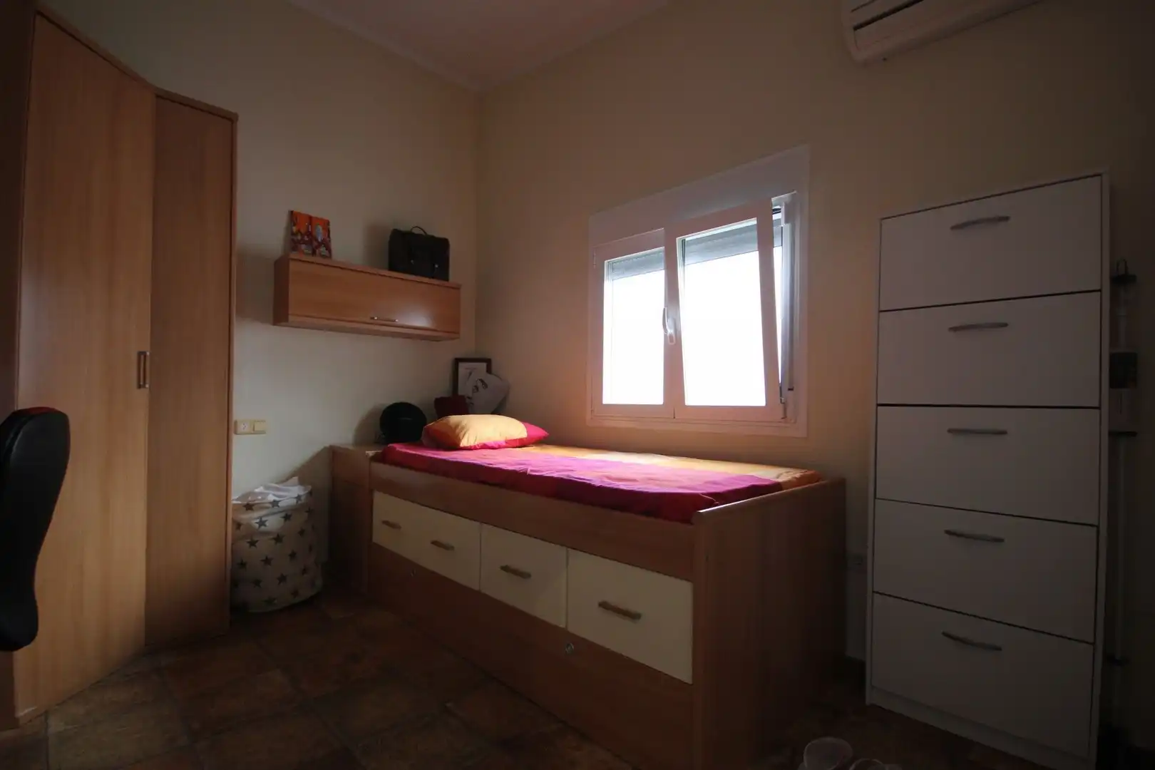 Habitación de Casa o chalet en venta en La Nucia con Aire acondicionado, Calefacción y Jardín privado