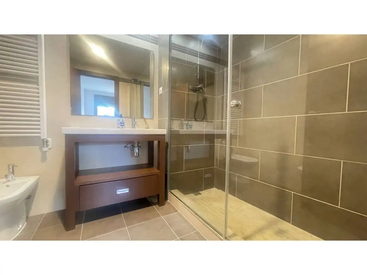 Bany de Apartament en venda en Terrassa amb Calefacció