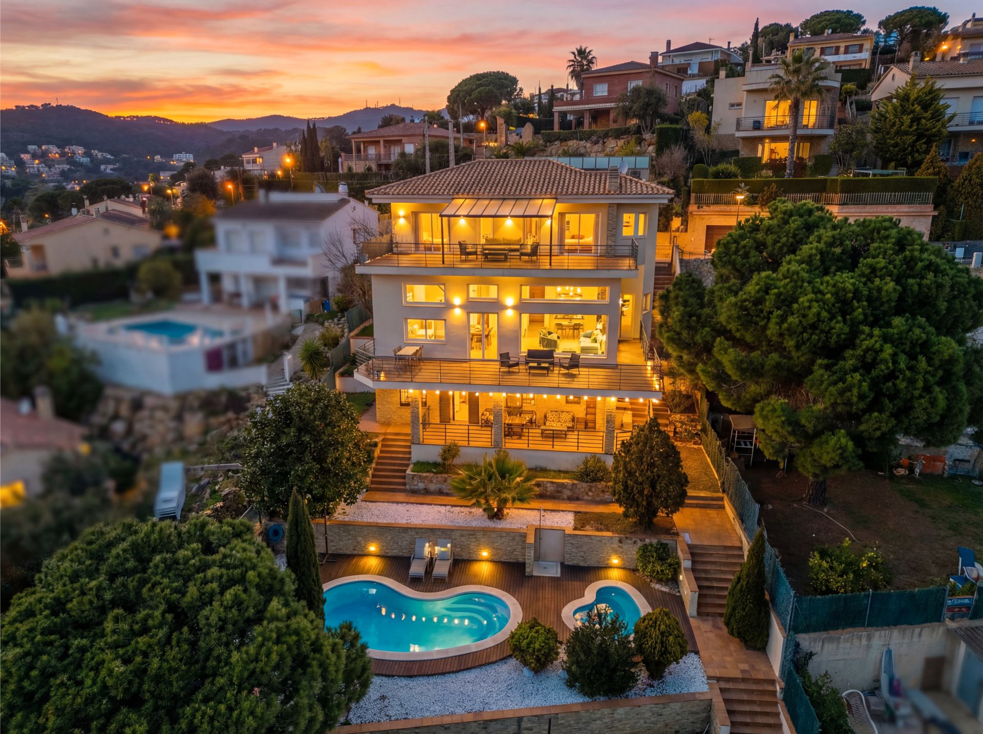 Vista exterior de Casa o xalet en venda en Lloret de Mar amb Aire condicionat, Calefacció i Jardí privat
