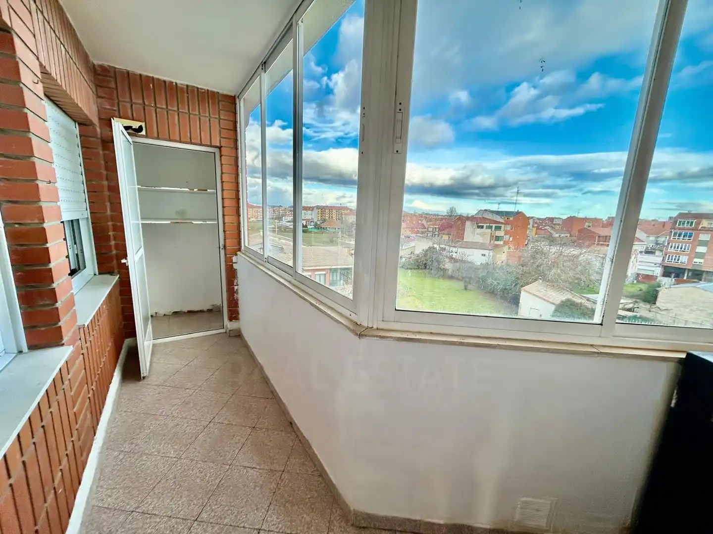 Habitación de Ático en venta en La Bañeza  con Calefacción y Terraza