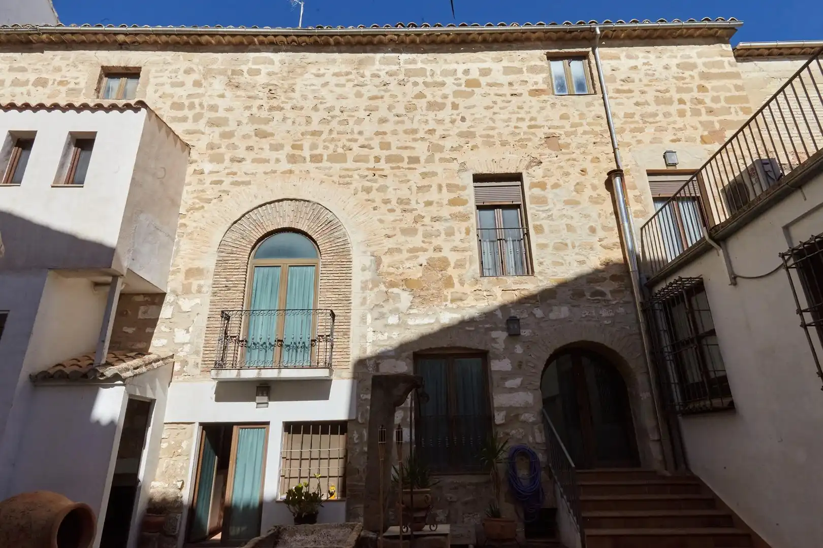 Vista exterior de Casa o xalet en venda en Baeza amb Aire condicionat, Calefacció i Terrassa