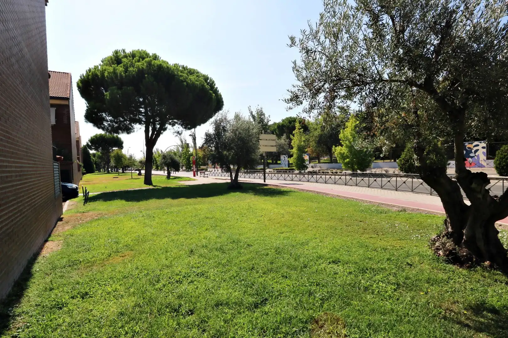 Vista exterior de Casa o chalet en venta en Getafe con Aire acondicionado, Calefacción y Jardín privado