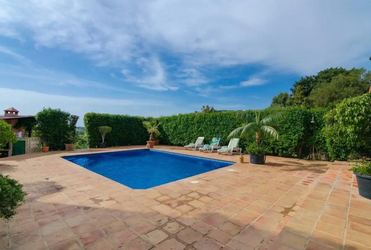 Piscina de Casa o chalet en venta en Estepona con Aire acondicionado, Calefacción y Jardín privado