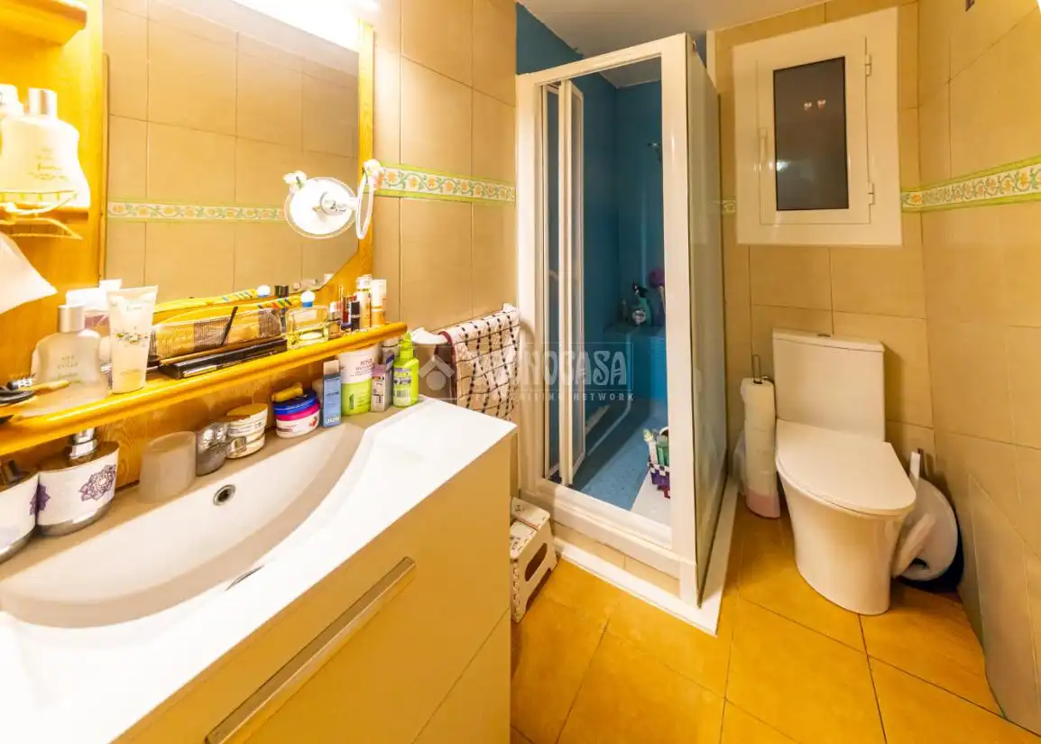 Baño de Piso en venta en Cunit con Parquet y Balcón