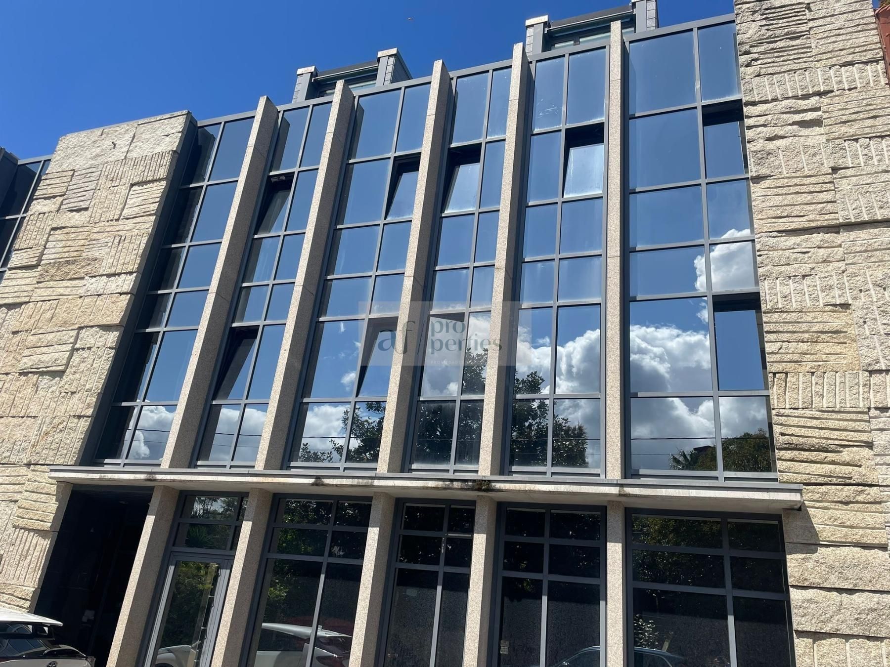 Vista exterior de Apartamento en venta en Nigrán con Calefacción, Parquet y Trastero