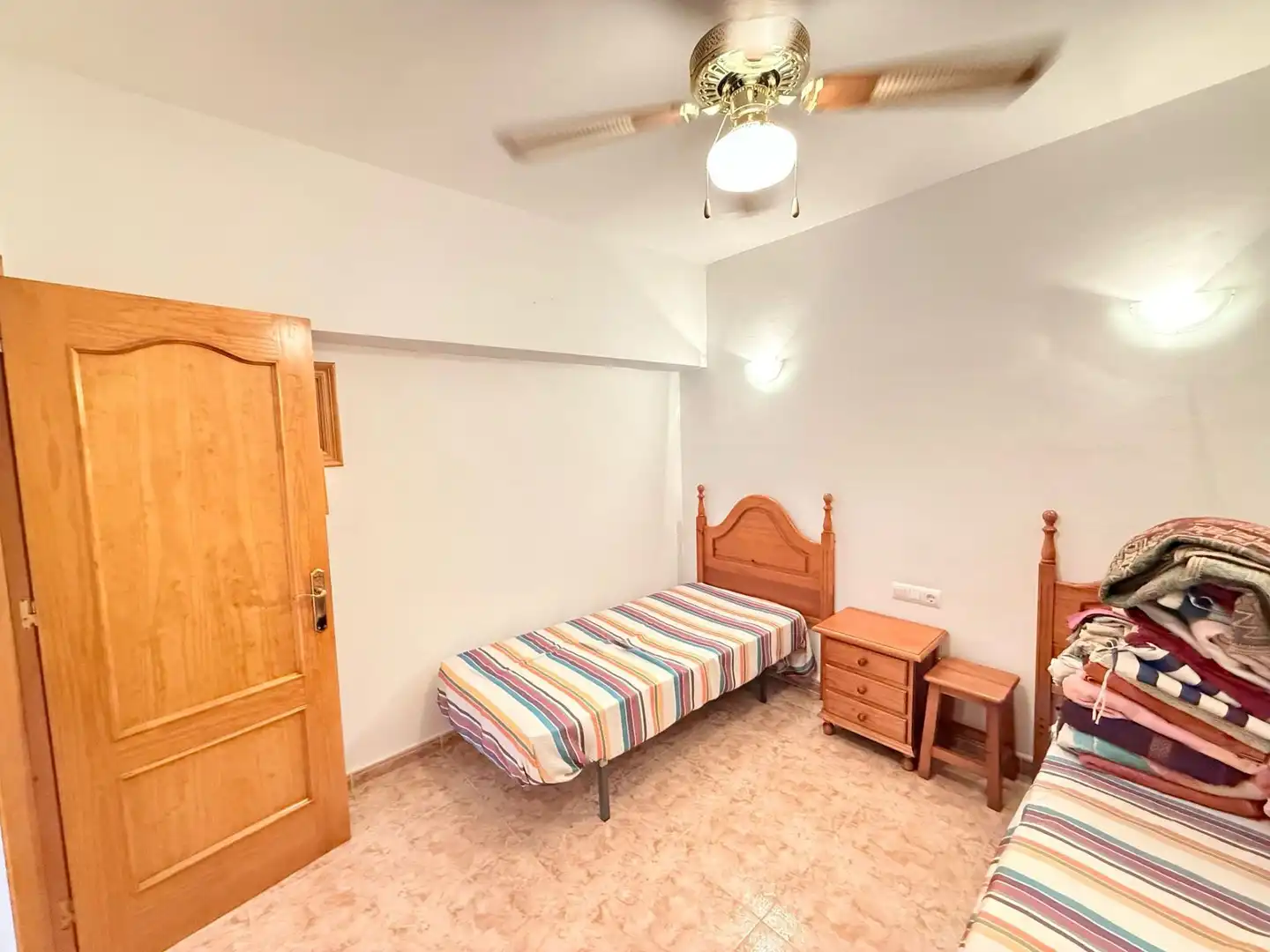Habitación de Dúplex en venta en Nerja con Jardín privado, Trastero y Piscina comunitaria