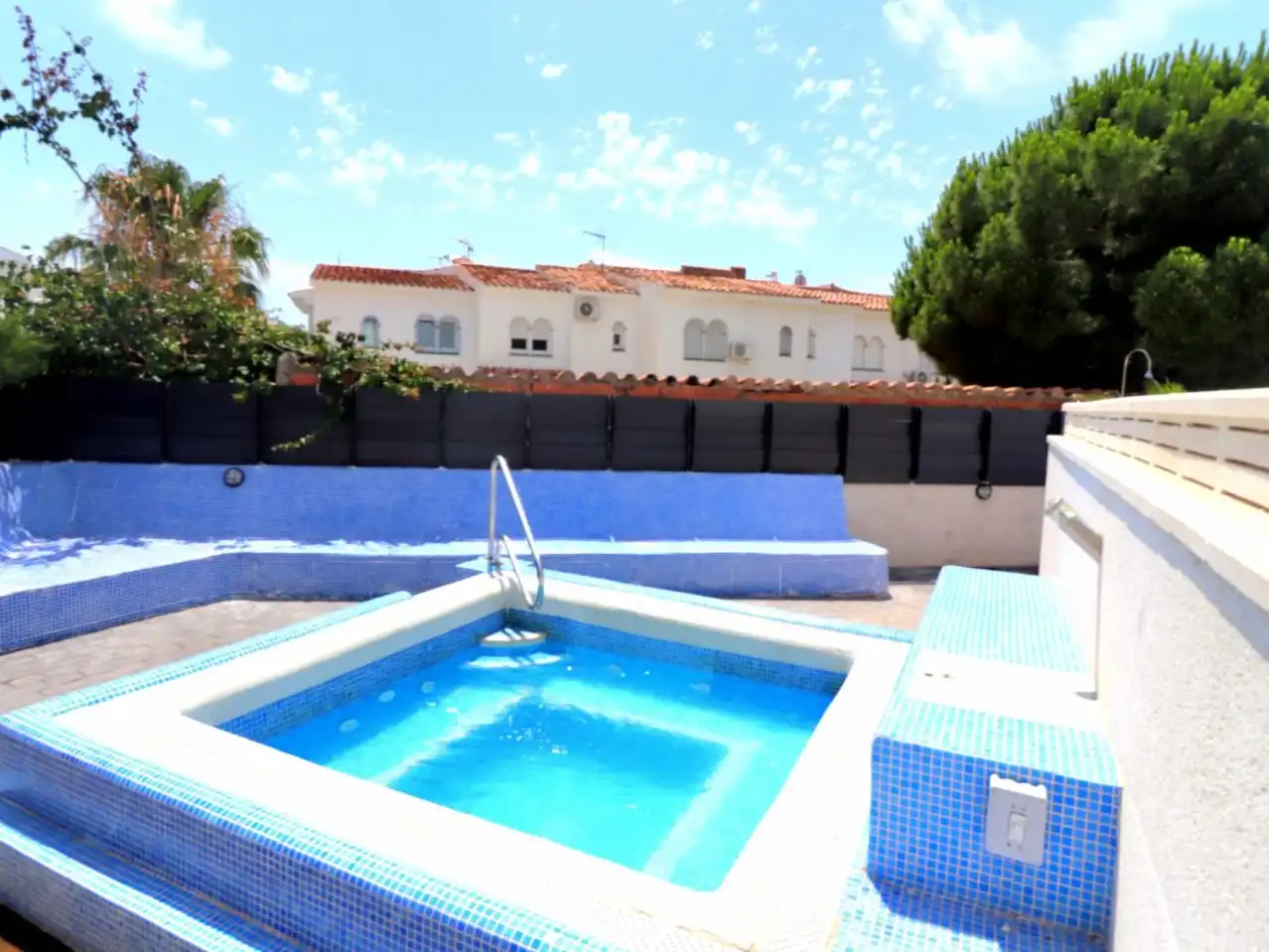 Adossat amb piscina en venda a Av Platja Cristall 15, imagen 2