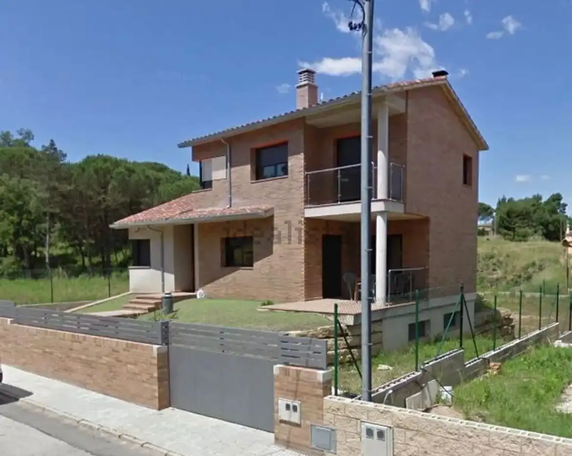 Casa amb jardí en venda a Santa Coloma de Farners