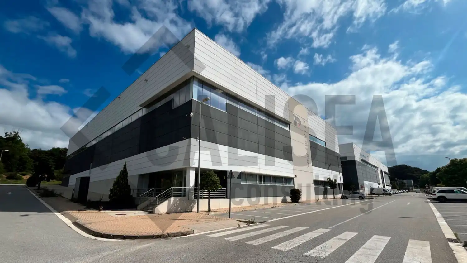 Nau industrial de lloguer a Carrer la Tecnologia 28