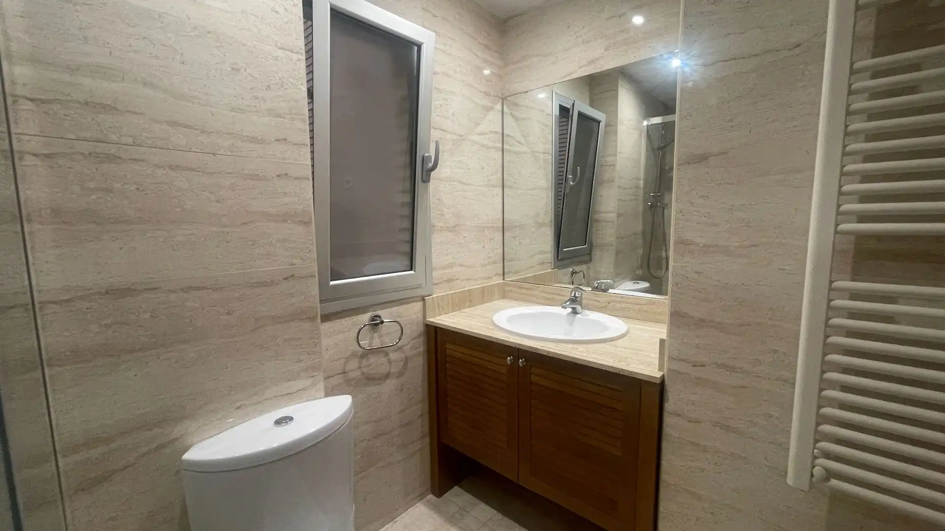 Baño de Piso de alquiler en Terrassa con Calefacción, Terraza y Amueblado