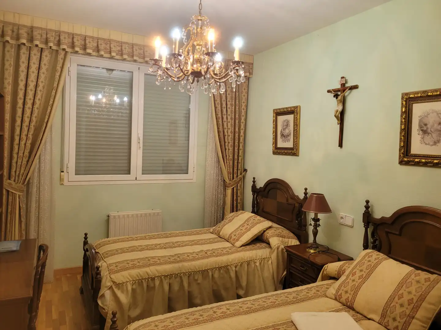 Habitación de Casa adosada en venta en Soria Capital  con Calefacción, Jardín privado y Parquet