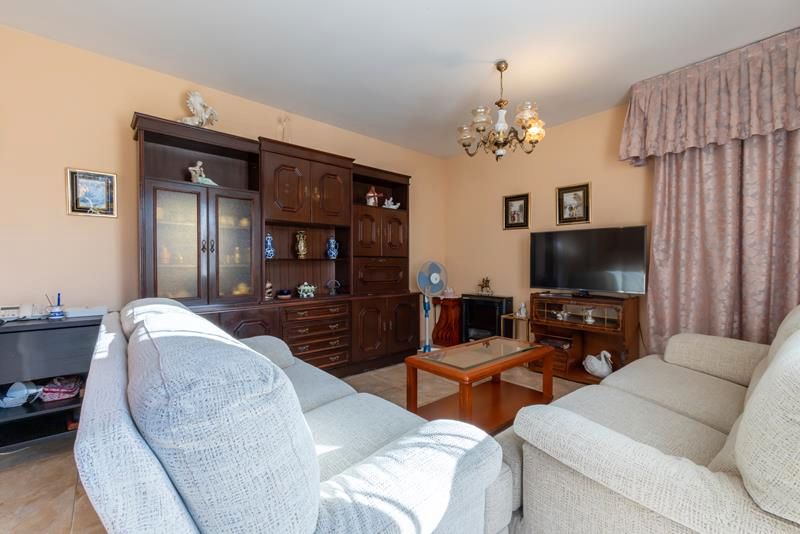 Sala de estar de Piso en venta en  Madrid Capital con Calefacción y Terraza