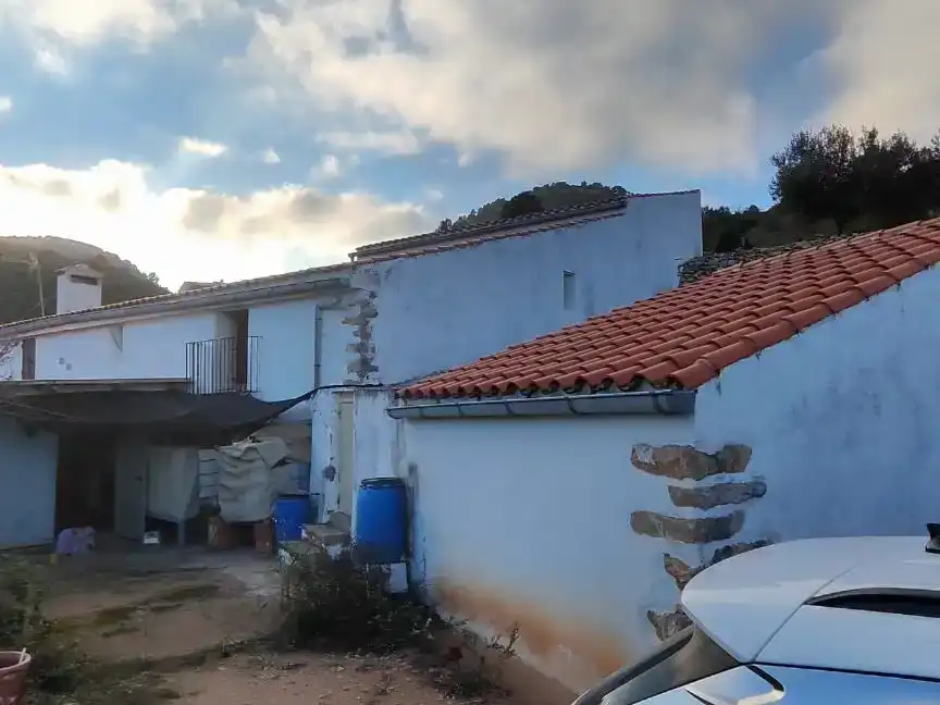 Vista exterior de Casa o xalet en venda en Sierra Engarcerán amb Balcó