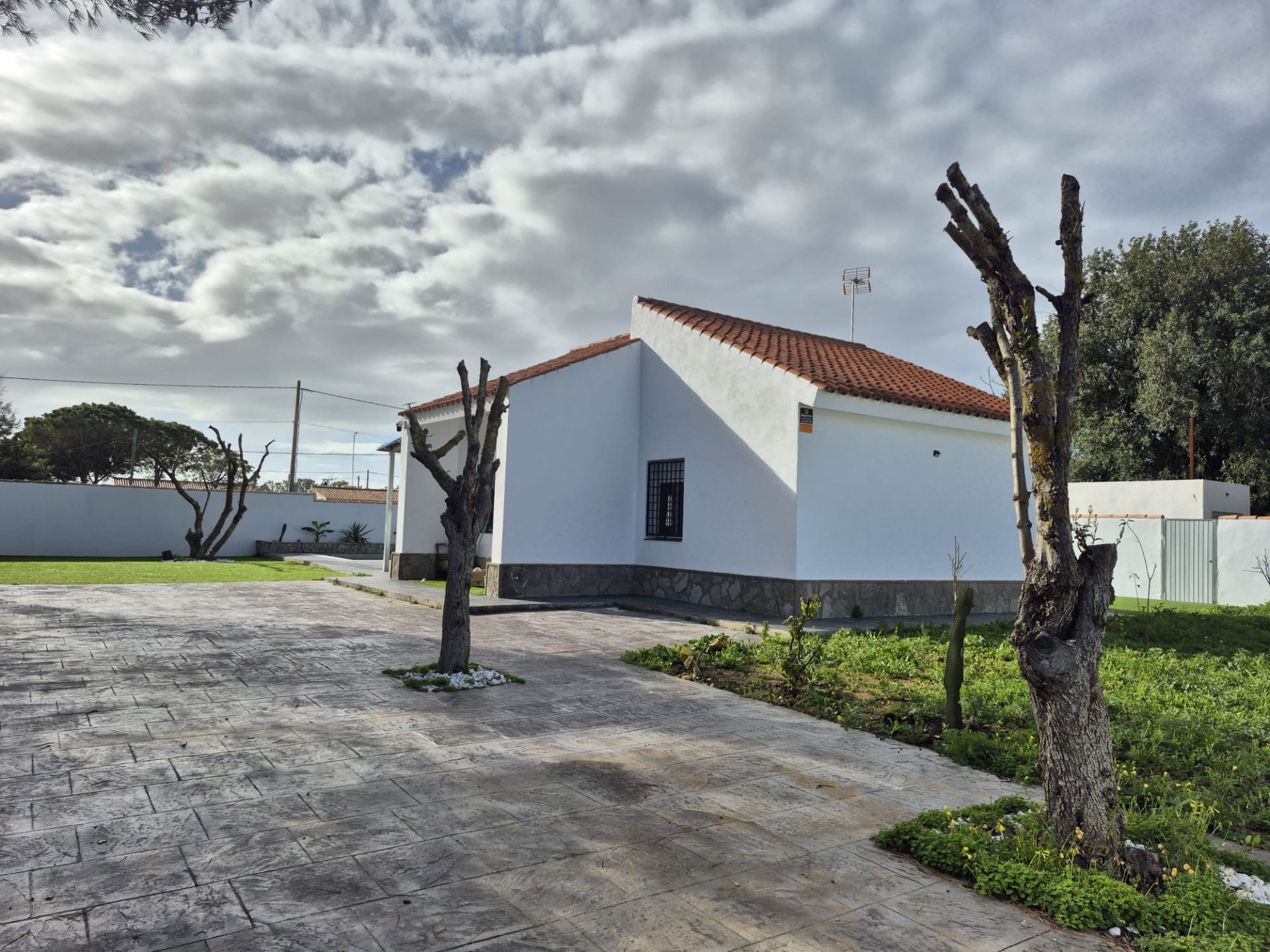 Exterior view of House or chalet to rent in Chiclana de la Frontera  with Air Conditioner, Private garden and Swimming Pool