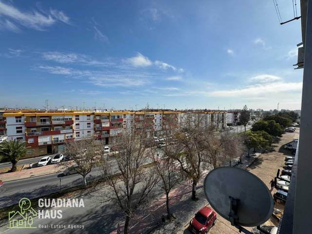 Piso en Venta en Avenida NARCISO MARTIN NAVARRO, 14 en Ayamonte ciudad