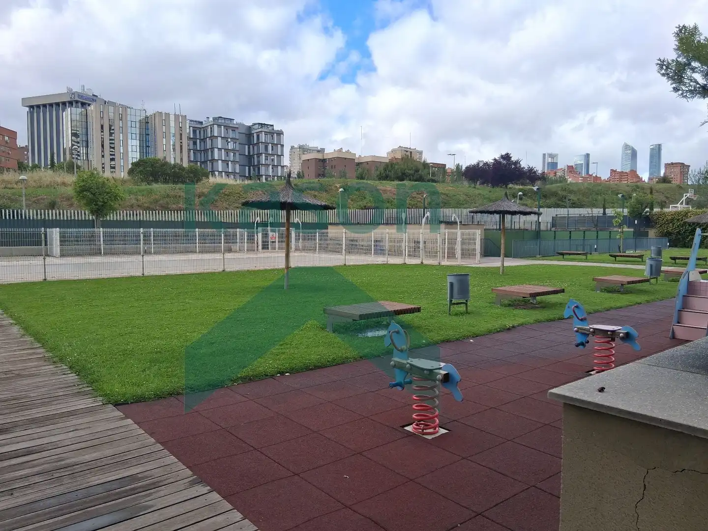 Terraza de Estudio en venta en Madrid con Aire acondicionado, Calefacción y Trastero
