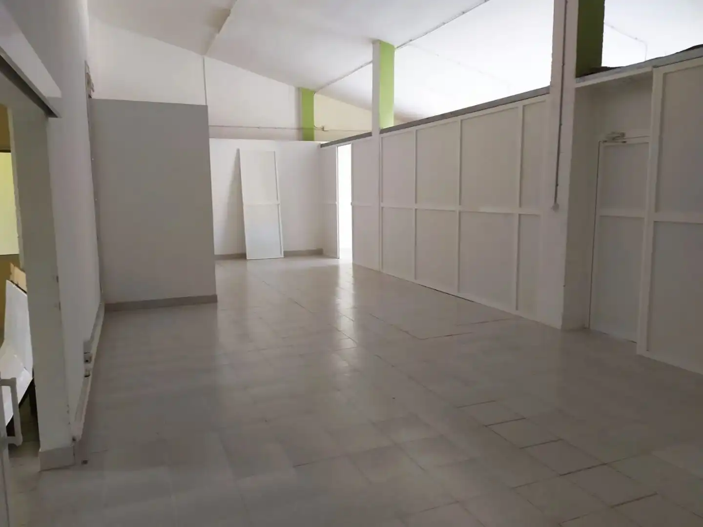 Commercial properties for rent in Llers  with Air Conditioner