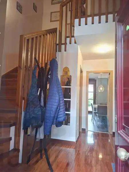 Casa o chalet en venta en Sariego con Calefacción, Terraza y Trastero