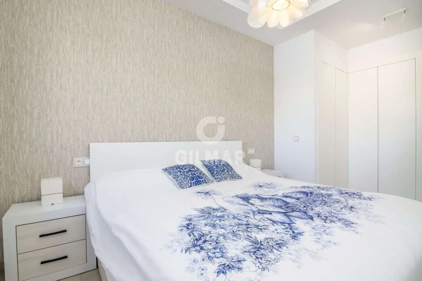 Dormitori de Apartament en venda en Estepona amb Calefacció, Traster i Piscina