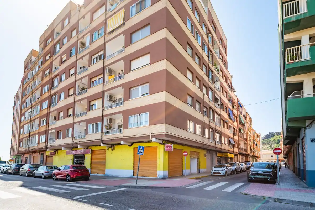 Vista exterior de Pis en venda en Sagunto / Sagunt amb Calefacció