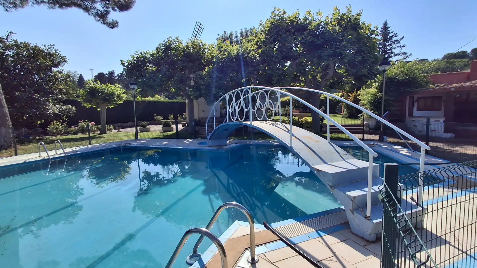 Xalet amb piscina en venda a N-111