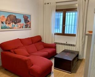 Living room of Flat to rent in  Granada Capital  with Air Conditioner, Heating and Terrace