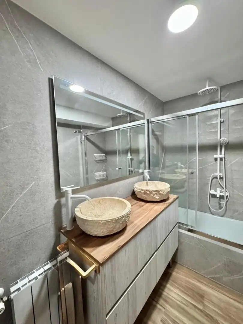 Baño de Piso de alquiler en Valencia con Aire acondicionado y Calefacción
