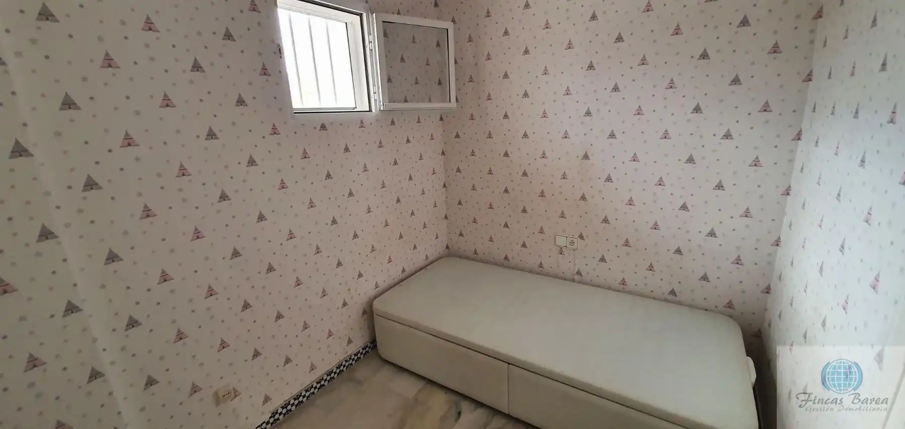 Schlafzimmer von Dachboden zum Verkauf in Fuengirola mit Terrasse und Gemeinschaftspool