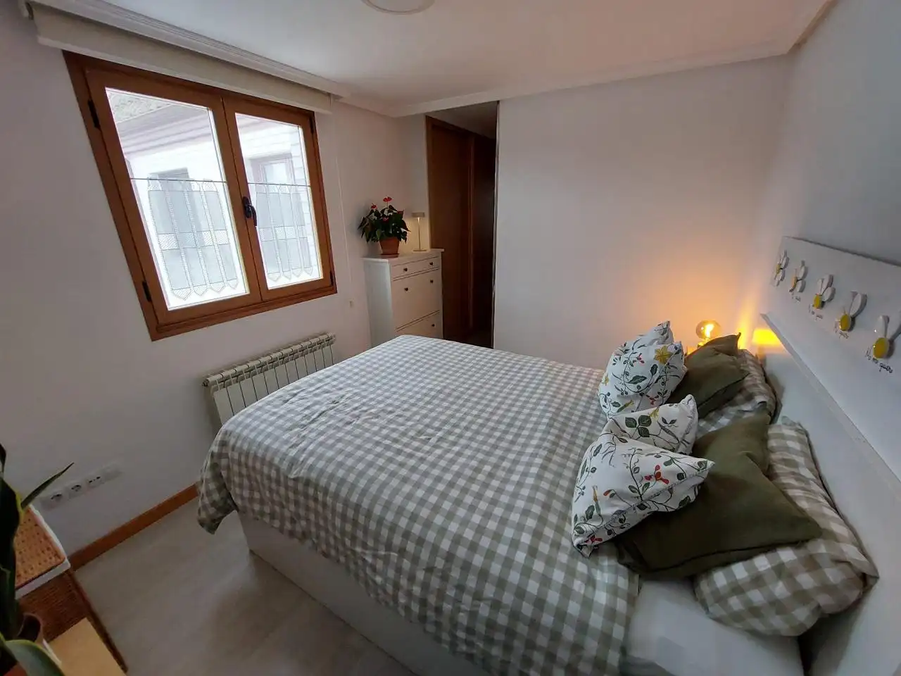 Bedroom of Flat for sale in Villaquilambre