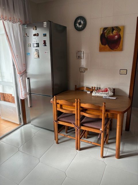 Cocina de Piso en venta en A Laracha   con Calefacción, Parquet y Trastero