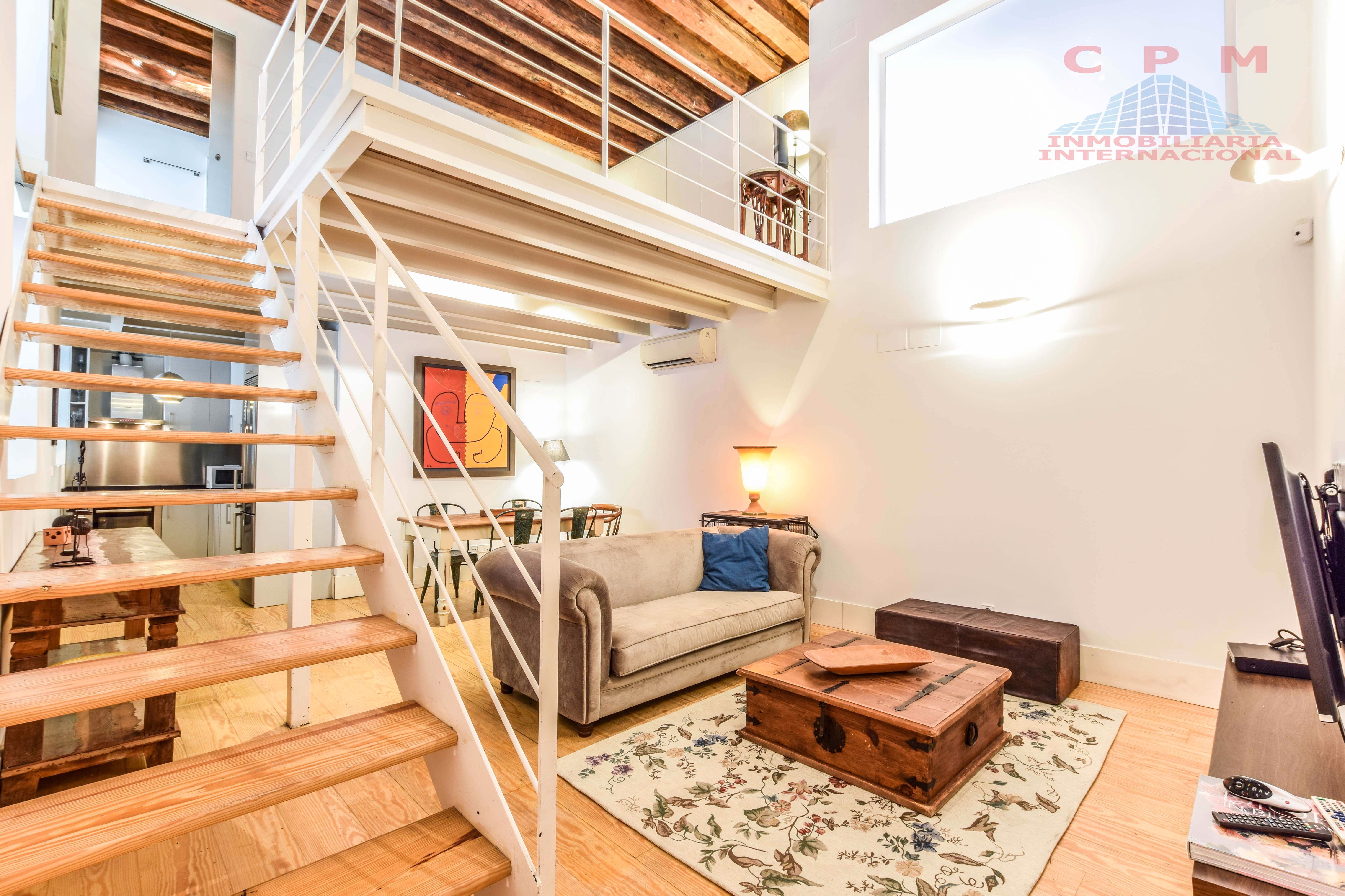 Living room of Duplex to rent in  Madrid Capital  with Air Conditioner, Heating and Furnished
