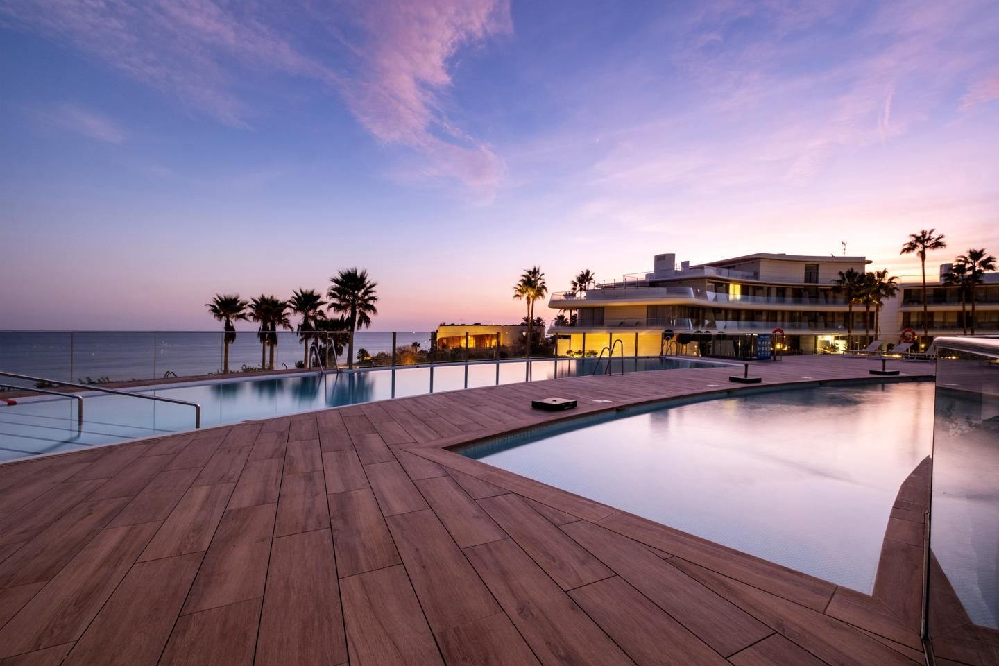 Piscina de Apartament en venda en Estepona amb Aire condicionat, Calefacció i Jardí privat