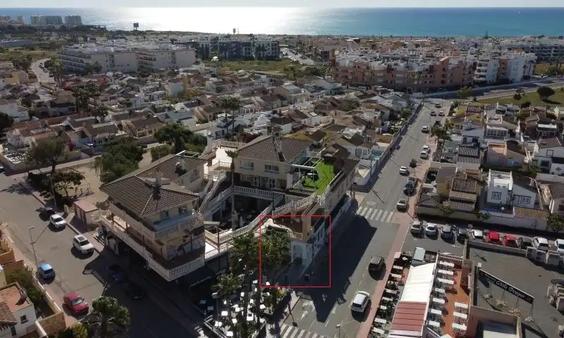 Vista exterior de Local en venta en Orihuela
