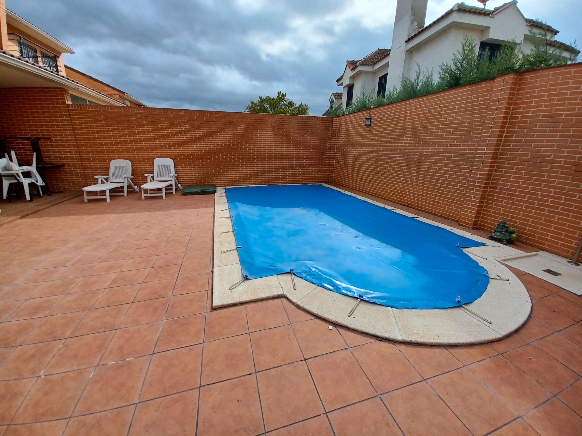 Swimming pool of Single-family semi-detached for sale in San Martín de la Vega  with Air Conditioner, Heating and Private garden