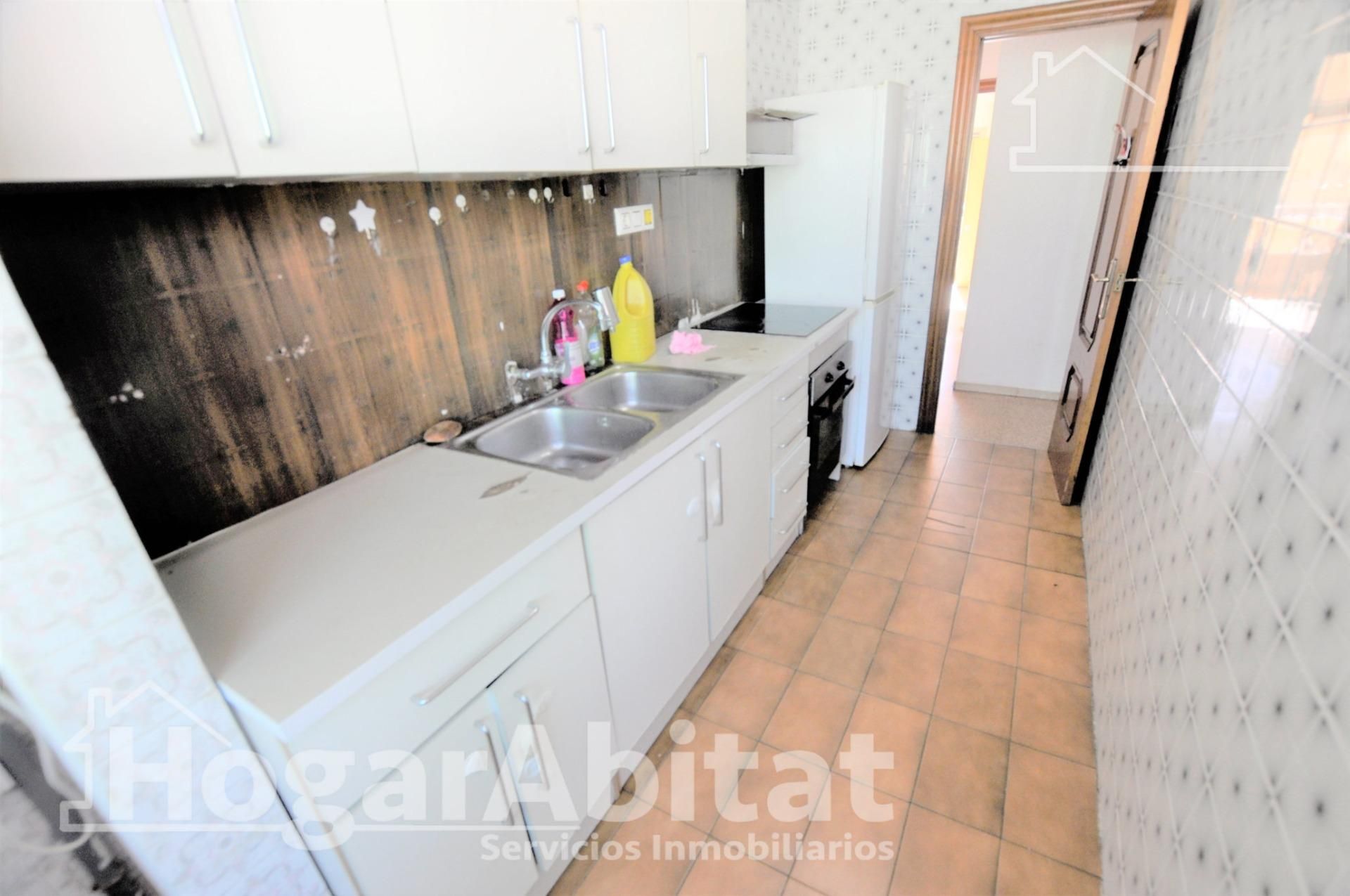 Kitchen of Flat for sale in Benetússer  with Furnished, Balcony and Alarm