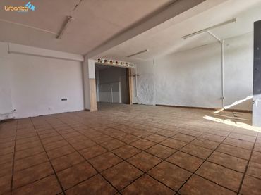 Local comercial en venda a Avenida SOL DEL