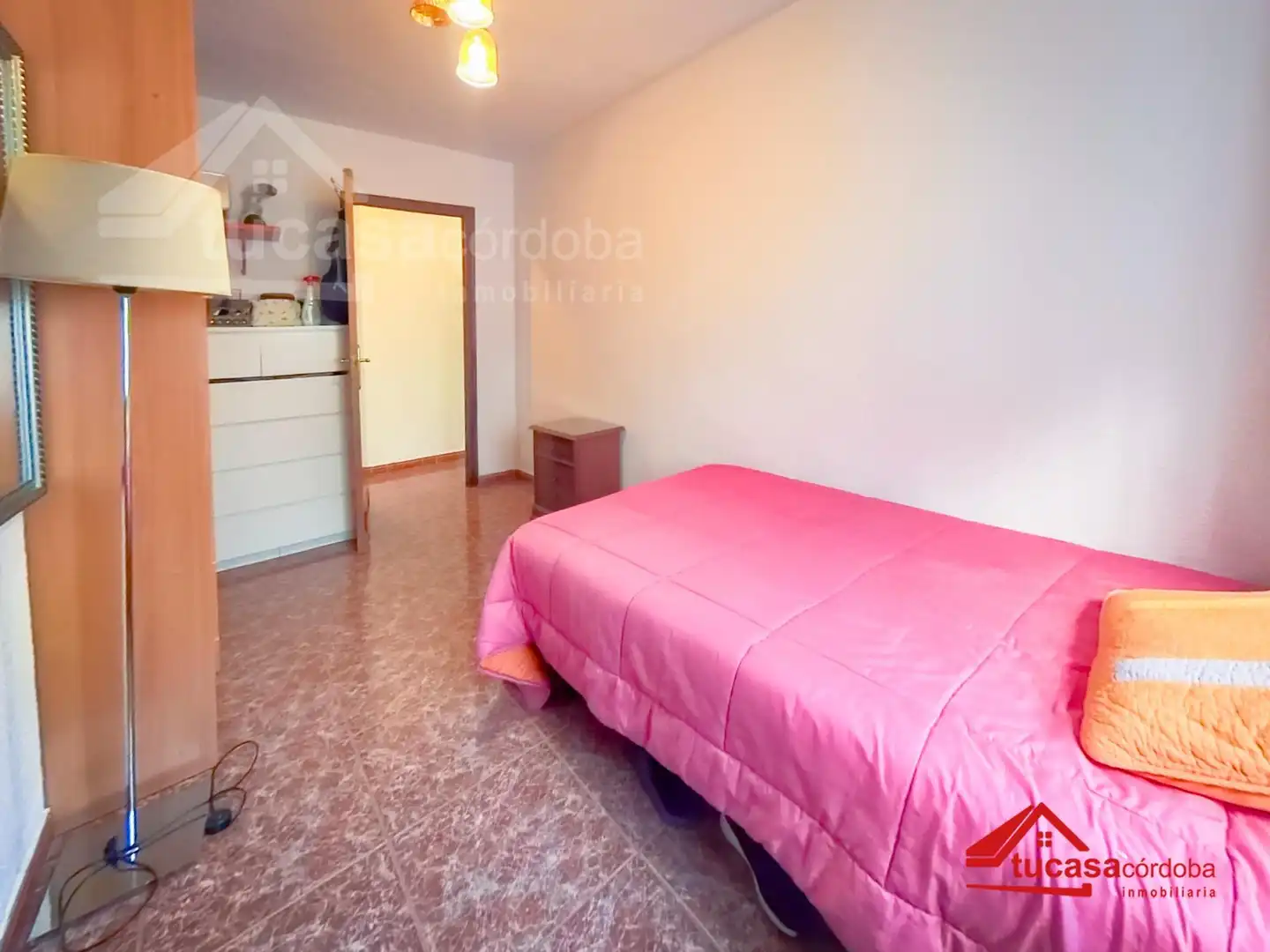 Bedroom of Flat for sale in Córdoba  with Air Conditioner