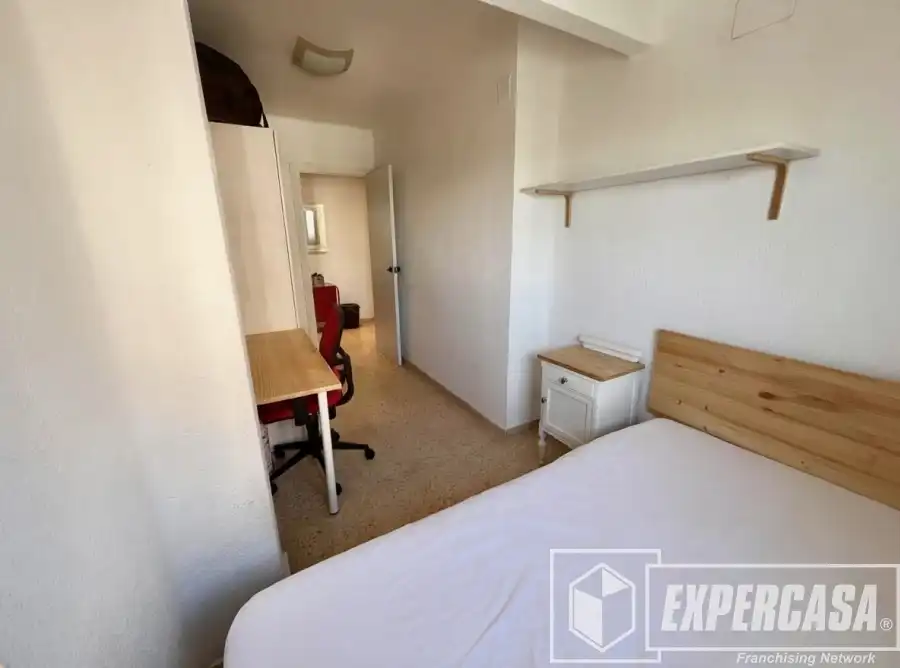 Bedroom of Flat for sale in Valencia  with Heating
