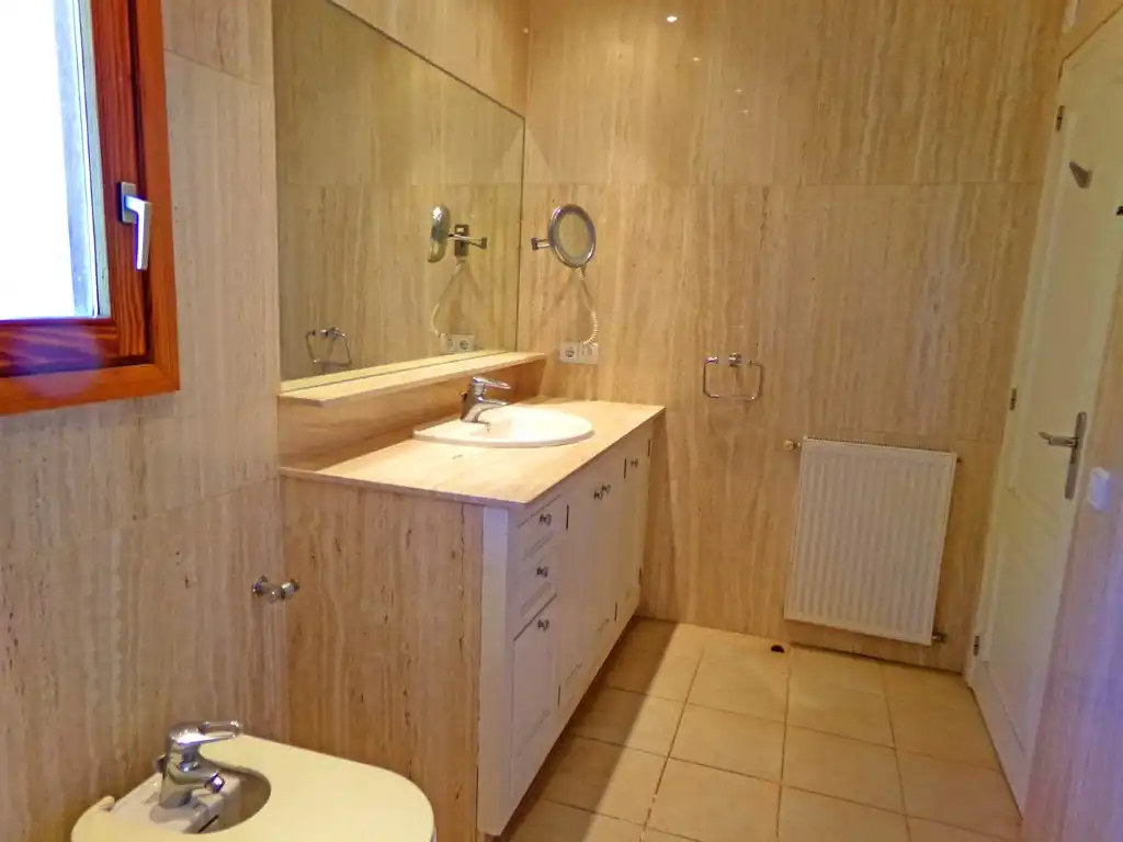 Bathroom of Houses for sale in L'Escala