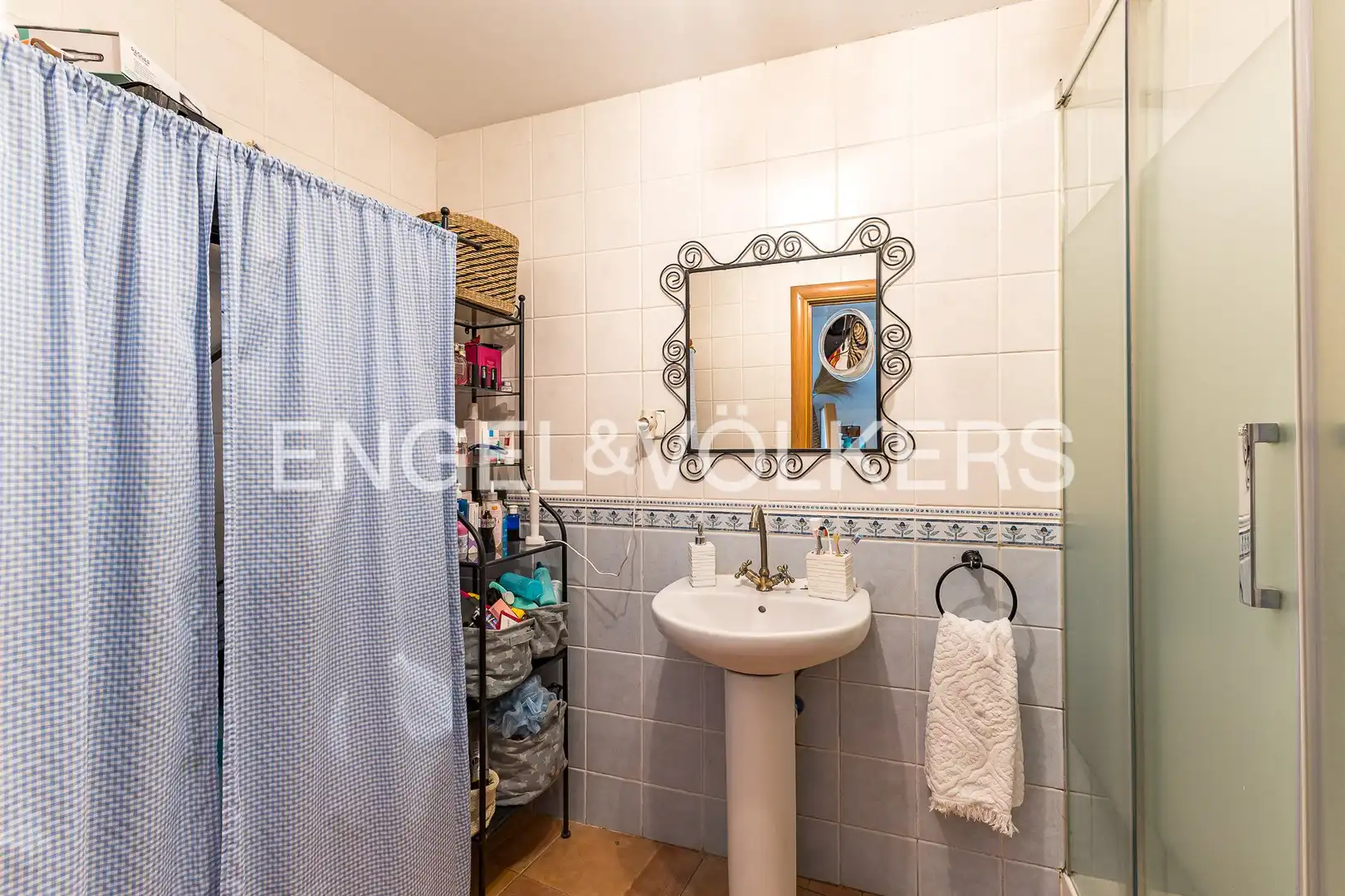 Bathroom of Houses for sale in Castelldefels  with Air Conditioner, Heating and Terrace