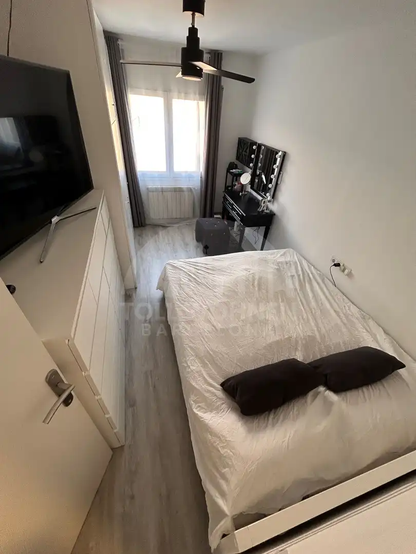 Dormitori de Pis en venda en Cerdanyola del Vallès amb Aire condicionat, Calefacció i Moblat