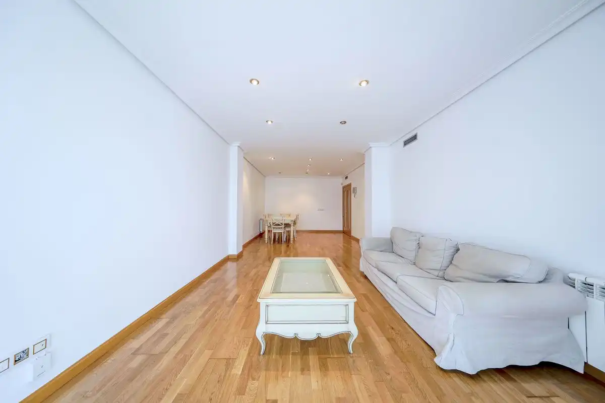 Flat with pool for sale in C. de Américo Castro, imagen 7