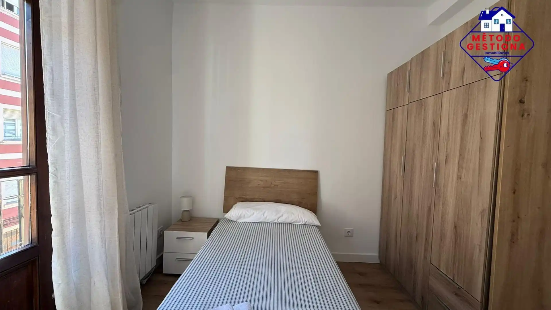 Schlafzimmer von Wohnung zur Miete in Santander mit Heizung