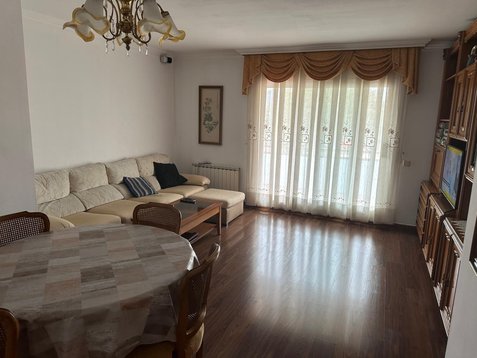 Sala d'estar de Pis en venda en Ripollet amb Calefacció, Terrassa i Piscina